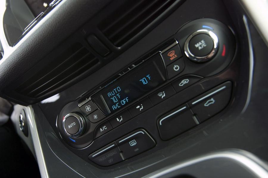  Ford C-Max Hybrid 2013 года  (фото 6 из 35)